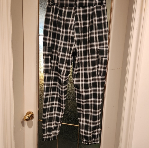 Forever 21 Plaid Cargo Pants - Picture 3 of 4